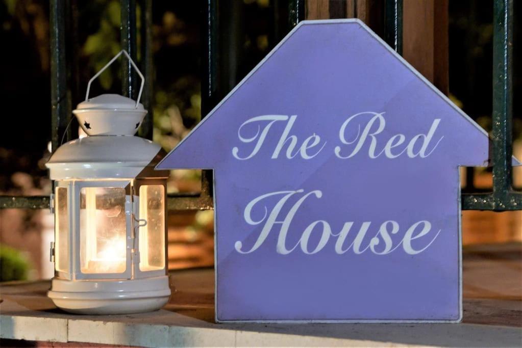 The Red House In Dassia 외부 사진